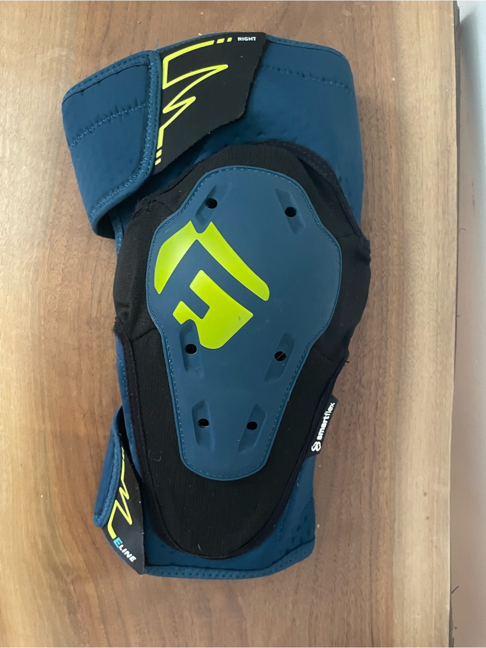 G-FORM Men’s E-LINE KNEE GUARD Size XL